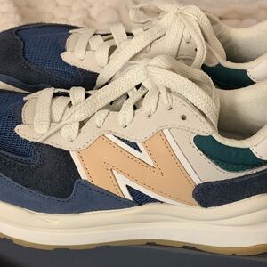 New Balance Men’s sneakers- Navy, Beige, and White